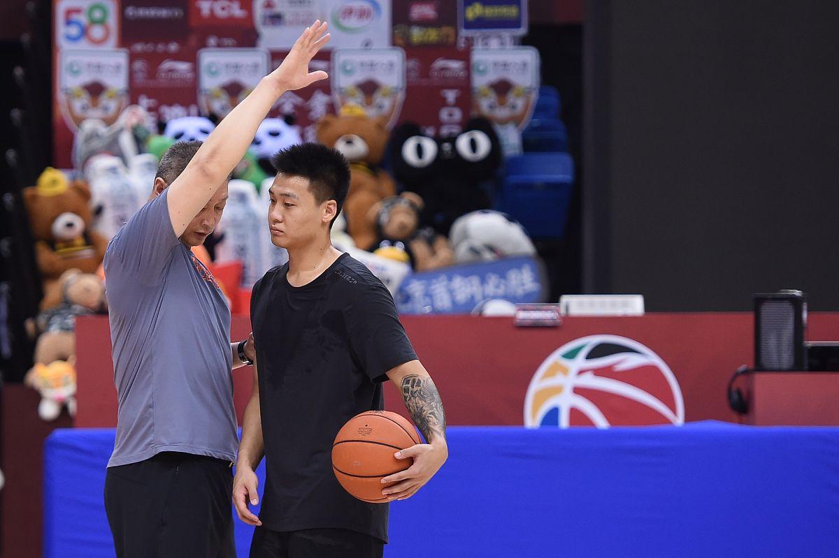 河北男篮再次逆袭,喜迎新一轮比赛视频